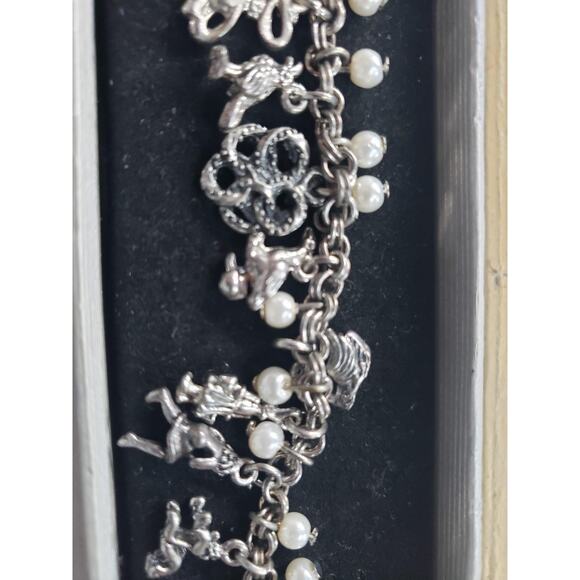 12 Days Of Christmas Holiday 12 Charm Bracelet Silver Plate Faux Pearls Gift Box - Picture 3 of 9